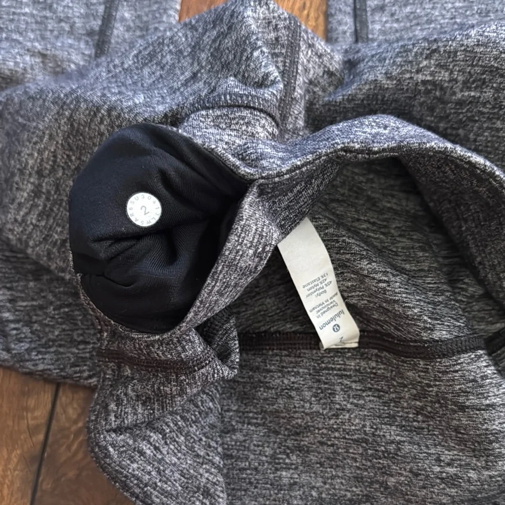 Lululemon Grey black Leggings - Picture 4 of 4